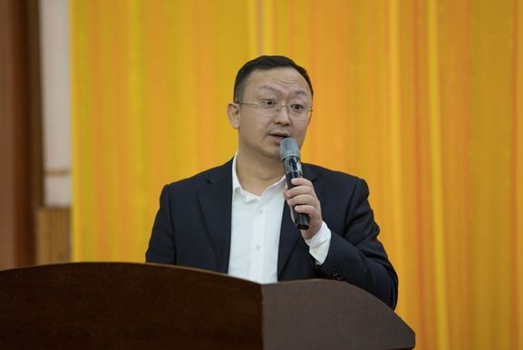 钟桂源.jpg